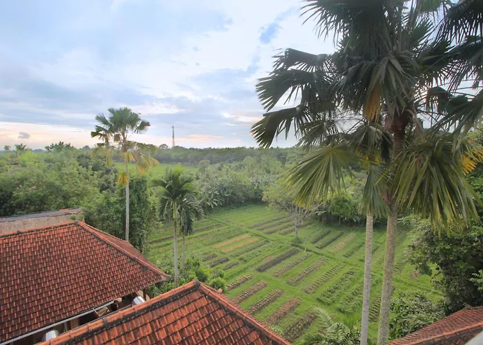イン Tegal Sari 4*