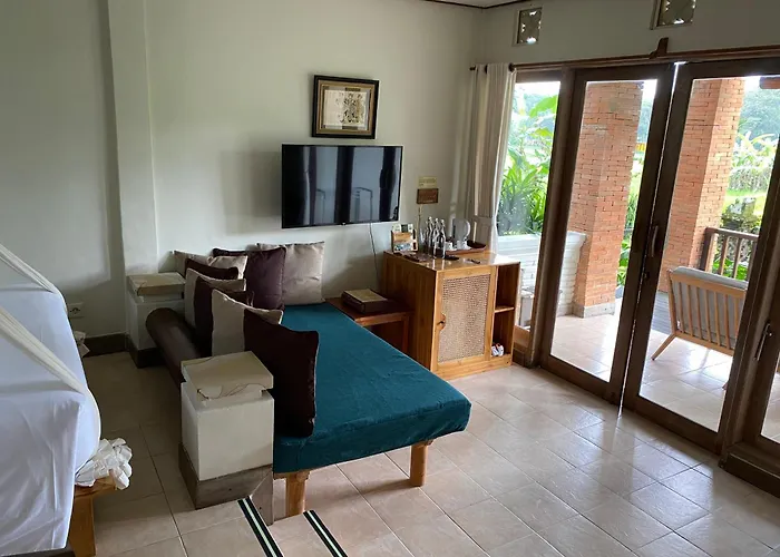Tegal Sari 4*