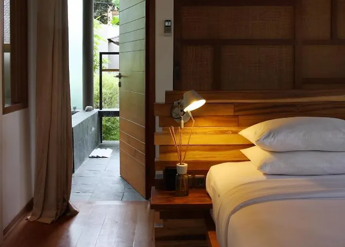 イン Tegal Sari 4*